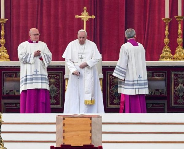 Il dopo Ratzinger e la movida di Bergoglio