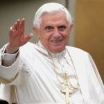 Il Papa al Gemelli e gli interrogativi sulla salute di Francesco