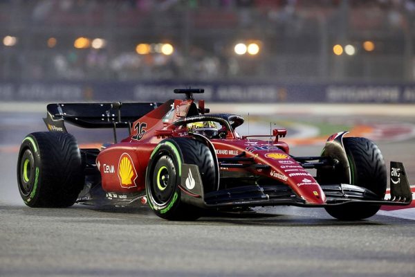 Resurrezione Ferrari Carlos Sainz stravince il Gp di Singapore