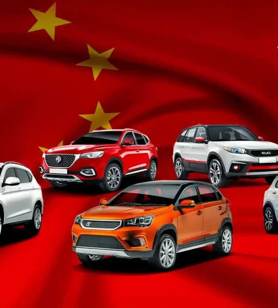 Perché la Cina sta inondando il mondo di automobili