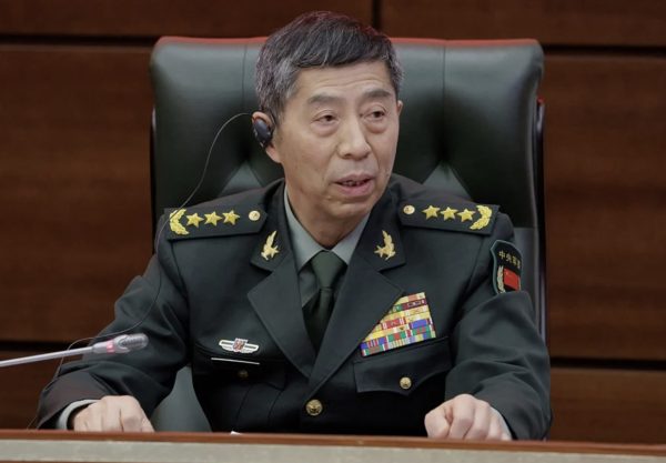 Cina i Ministri buttati giù come birilli da Xi Jin Ping