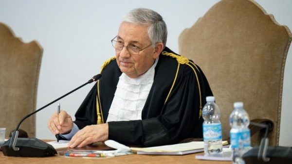 Il coprotagonista dimenticato del processo al Cardinale Becciu