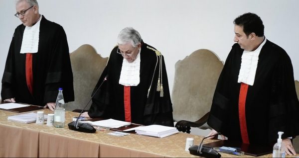 Il coprotagonista dimenticato del processo al Cardinale Becciu