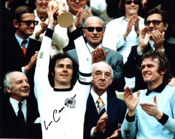"Beckenbauer? é appena al di sotto di Dio ma sopra il Cancelliere" era la battuta più diffusa in Germania per il mitico Kaiser Franz