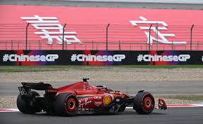 Cina: chicane di Verstappen sulla Grande Muraglia ma la Ferrari c’é