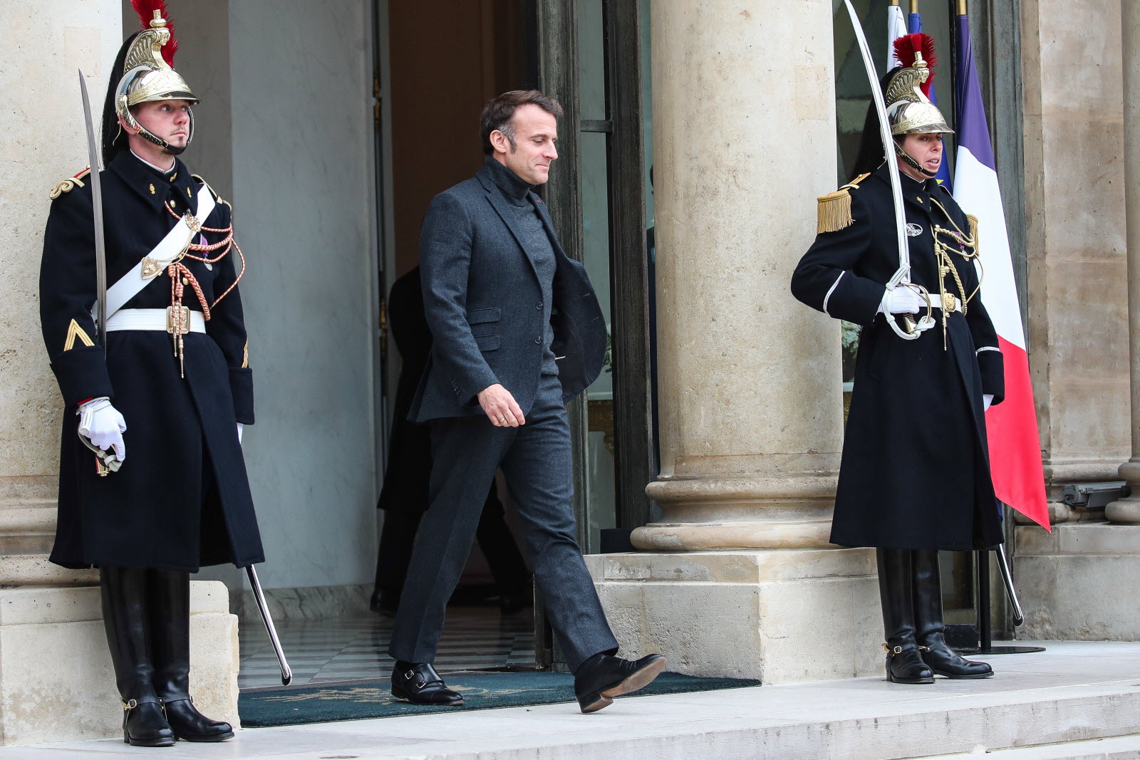 Francia: Bayrou ultima chance di Macron