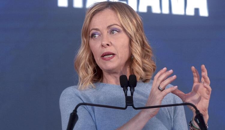 2025 la svolta delle leader Meloni e Schlein e l'addio dei perdenti