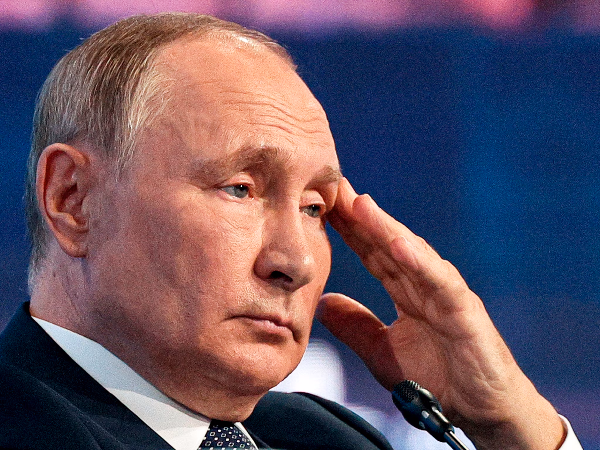 Putin bluffa Trump é ottimista: le convulse trattative in diretta