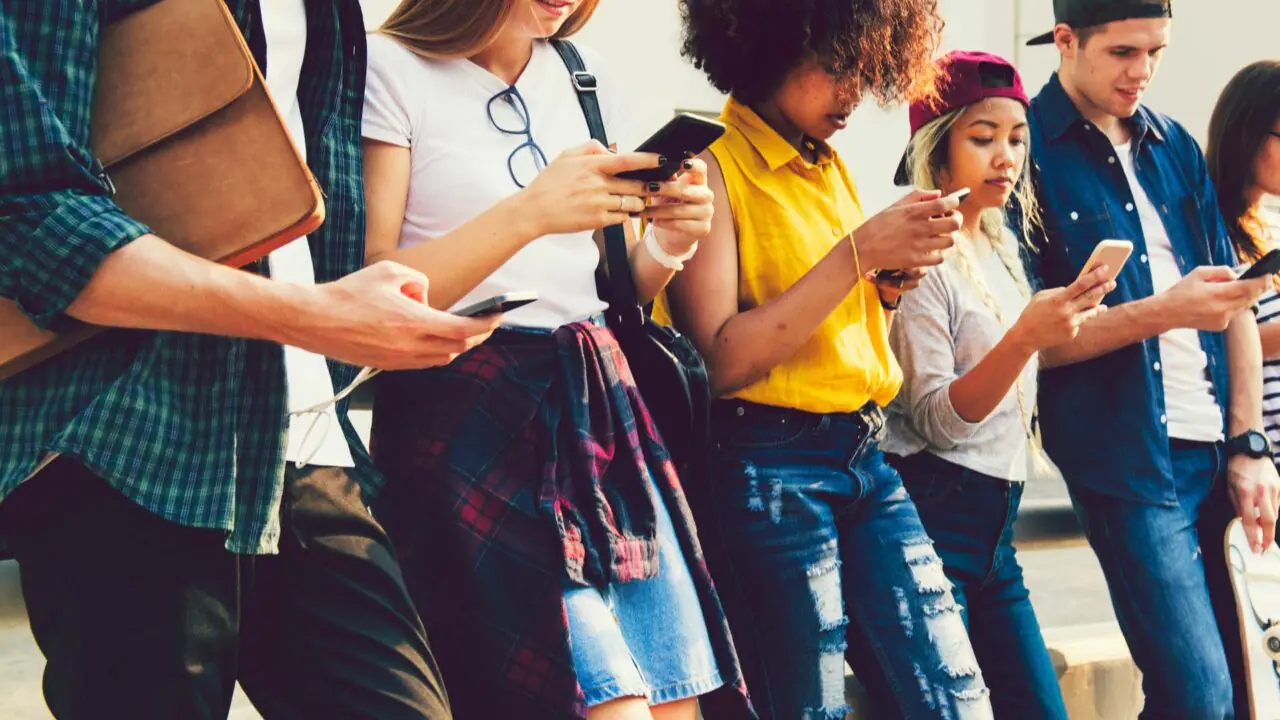 The youth revolution e il futuro del pianeta Terra