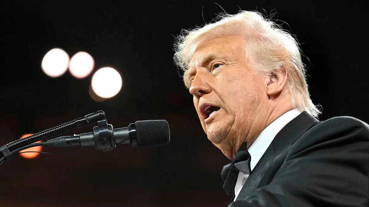 Travolto dai suoi dazi Trump si arrende e perde guerra dell’economia