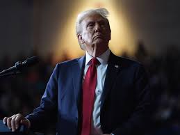 I fan di Trump gli perdonano tutto perché invece su Epstein no?