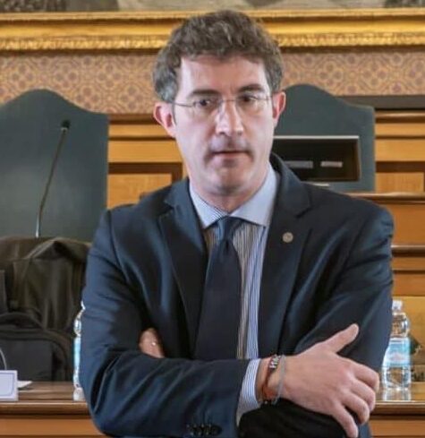 Lo scontro fra toghe e Governo precipita nel buco nero del caso Almasri