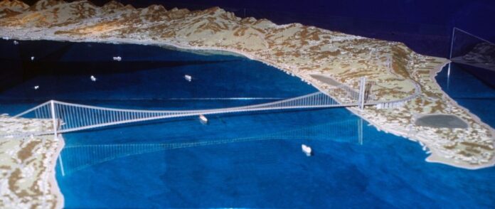 Il ponte dei suicidi politici scaricati sul Paese