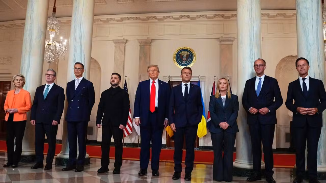 Alla Casa Bianca fra Trump e Putin la pace in Ucraina ha il volto dell'Europa