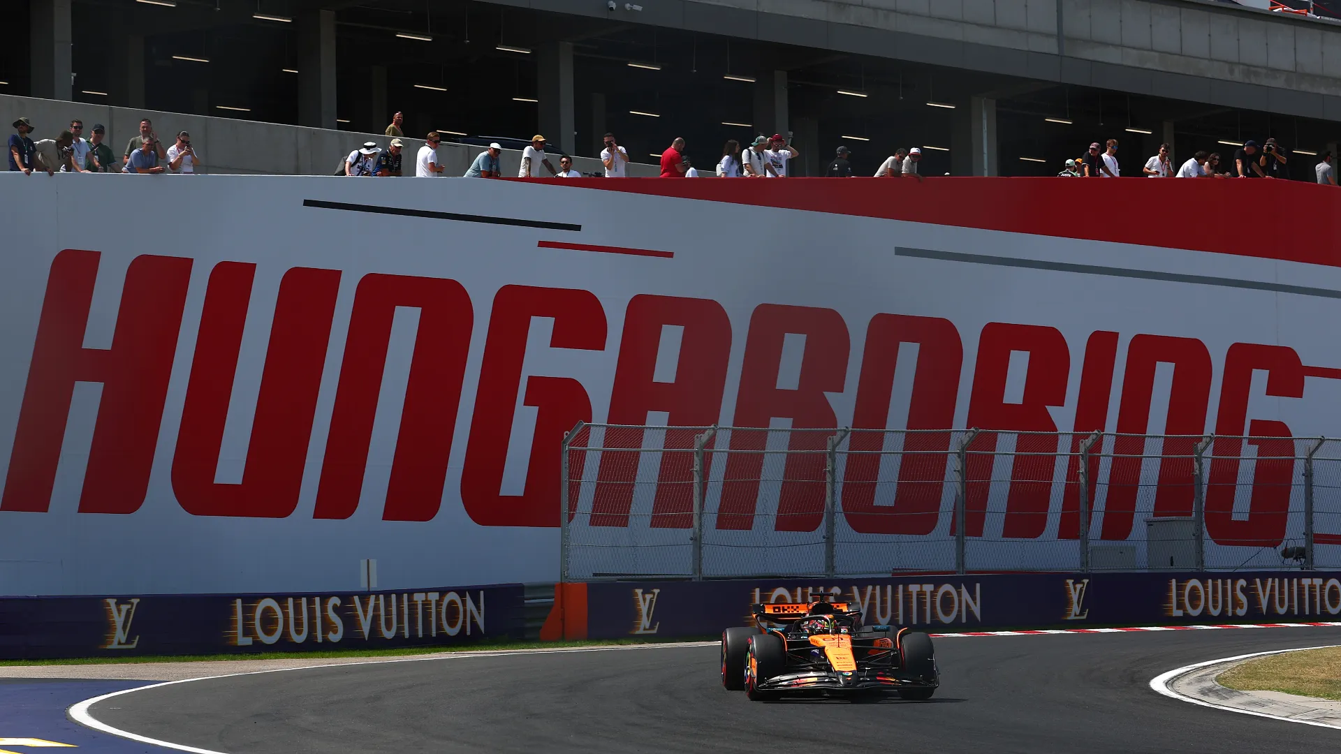 F1: Show McLaren al Gp d' Ungheria Ferrari fuori podio