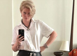 Come Giorgio Armani ha costruito il mondo del lusso un abito alla volta