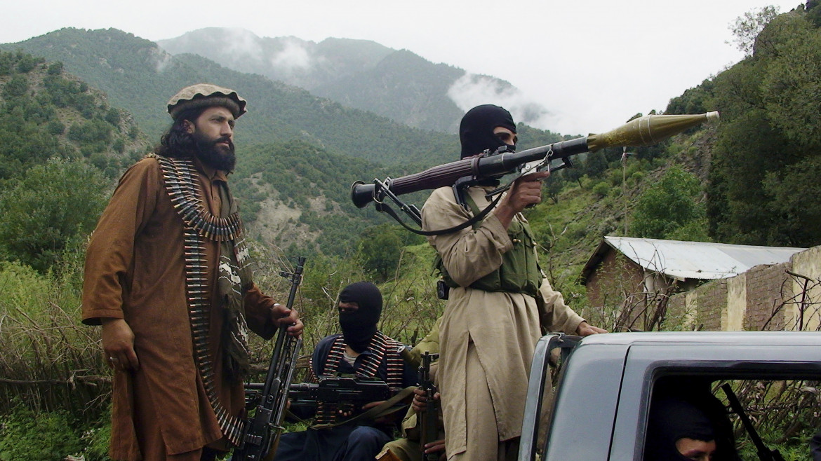 Terrorismo islamico: il Pakistan attacca l’Afghanistan