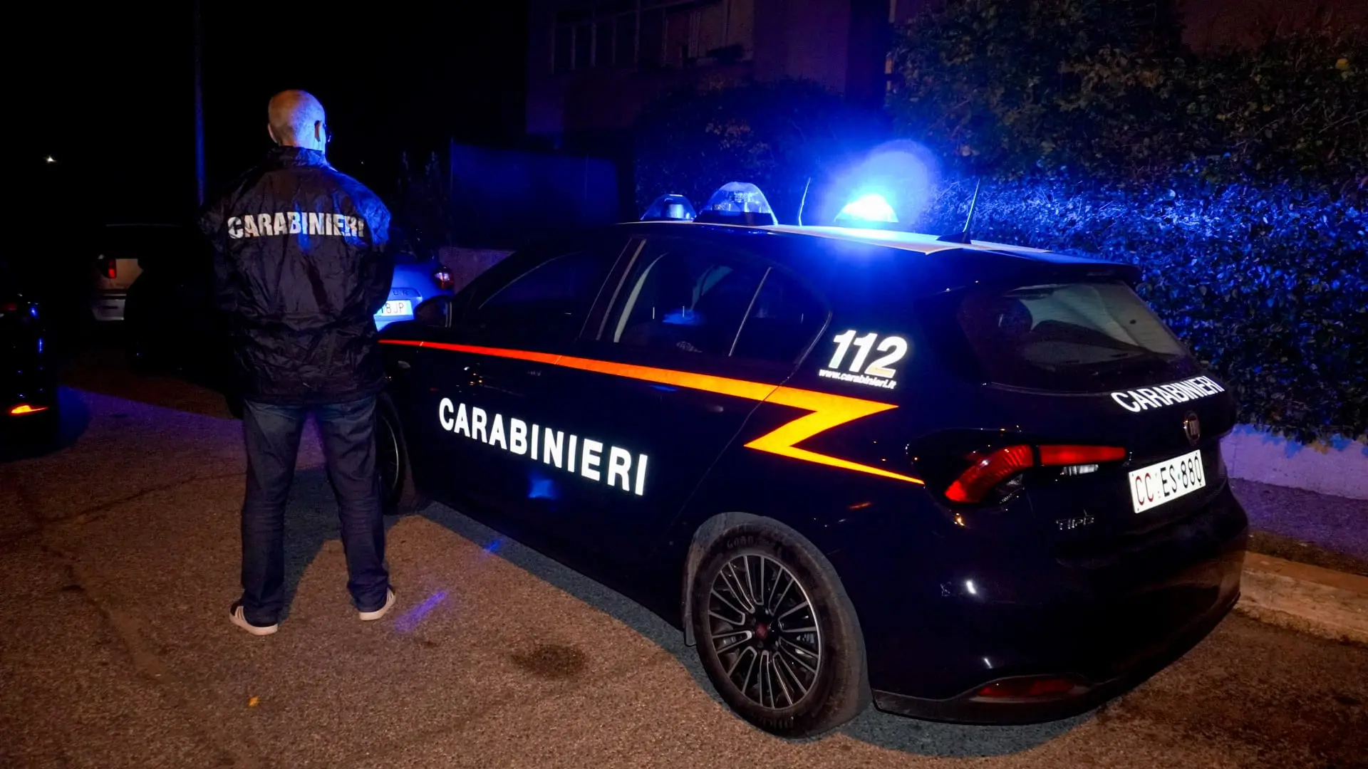 Verona: durante lo sgombero fanno esplodere una casa e uccidono tre carabinieri 