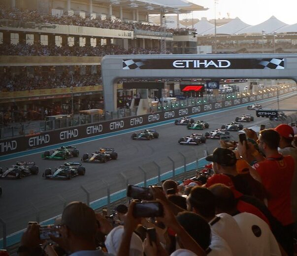 Verstappen vince il Gp di Abu Dhabi ma il Campione del mondo é Norris