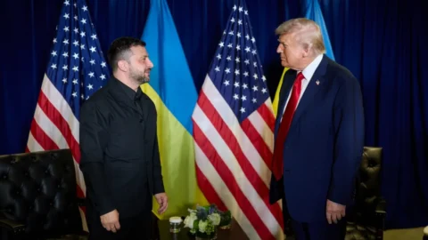 Zelensky e l'Europa imbrigliano Trump e affondano Putin a Mar a Lago