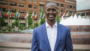 La testimonianza di un rifugiato sull'America che realizza i suoi ideali