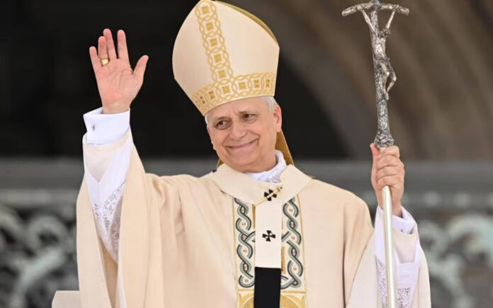 Il mondo la guerra la luna