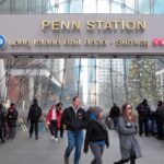 Penultimissima di Trump: vuole intestarsi la stazione di New York e l'aeroporto di Washington