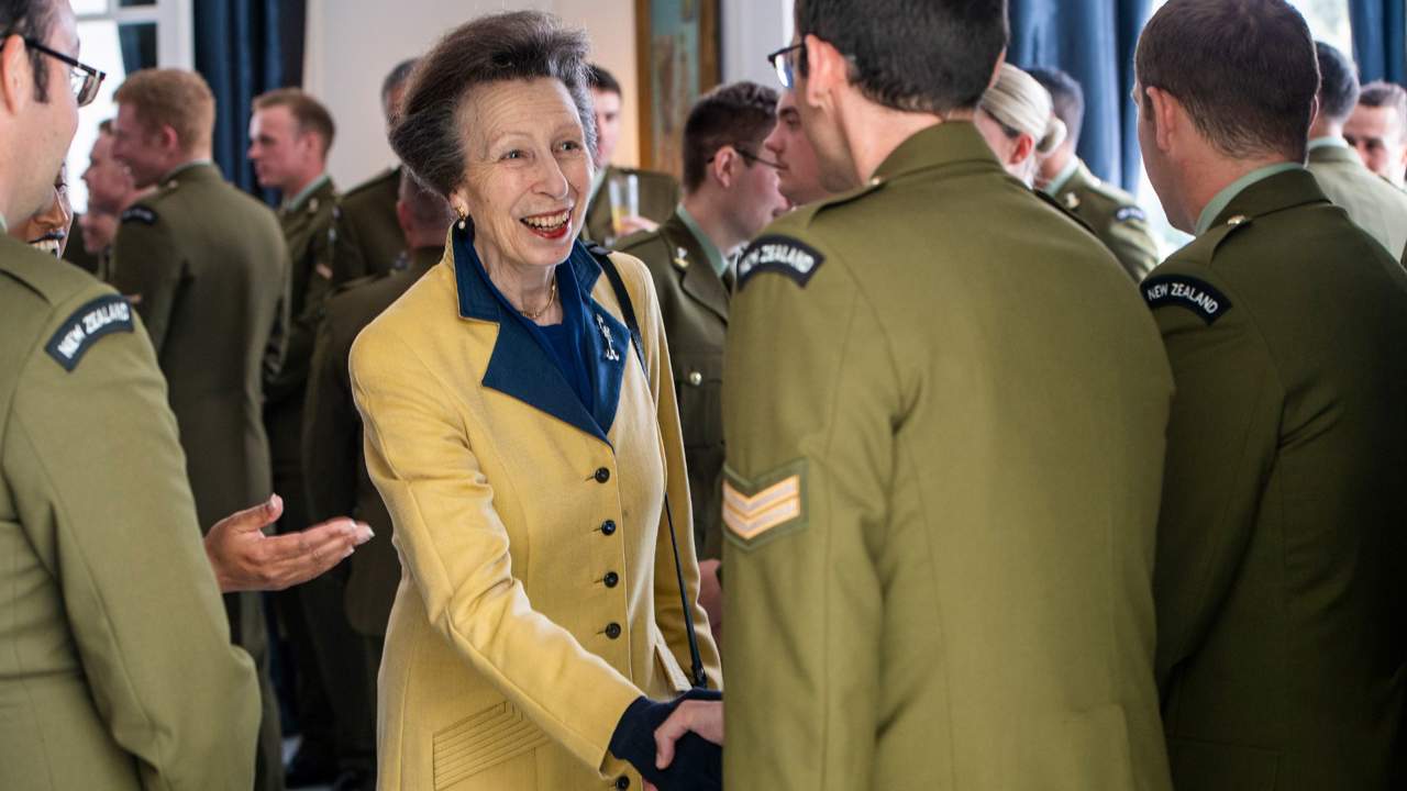 Re Carlo e la corona di spine per l’ignominia di Andrea