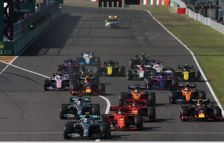 CLASSIFICA COSTRUTTORI - Mercedes 135, Ferrari 90, McLaren 46, Haas 18, Red Bull e Alpine 16, Racing Bulls 14, Audi e Williams 2. CLASSIFICA PILOTI - Antonelli 72, Russell (Mercedes) 63, Leclerc (Ferrari) 49,Hamilton (Ferrari) 41, Norris (McLaren) 25, Piastri (McLaren) 21, Bearman (Haas) 17, Gasly (Alpine) 15, Verstappen (Red Bull) 12, Lawson (RB) 10, Lindblad (Racing Bulls) ed Hadjar (Red Bull) 4, Bortoleto (Audi ) e Sainz (Williams) 2, Colapinto (Alpine ) 1. PROSSIMA GARA - 3 maggio a Miami.