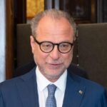Gli sgoccioli della fenomenologia di Tajani e la mutazione genetica di Forza Italia