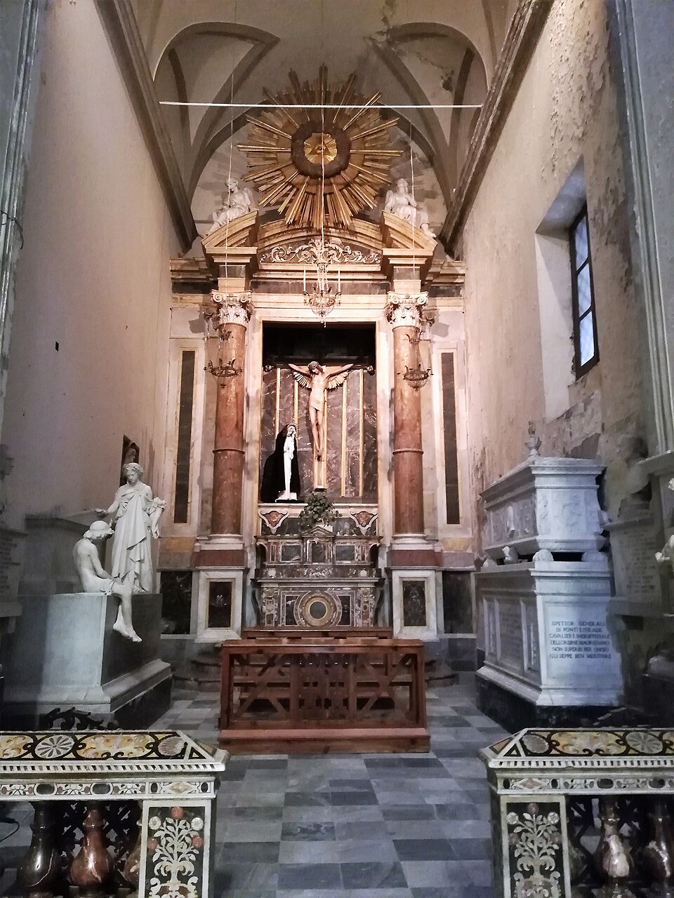 La memoria civile come scelta politica: il Pantheon di figli e figliastri