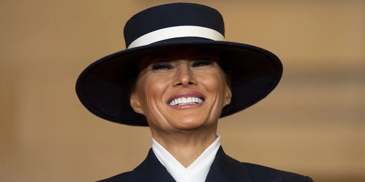 Trump fa gli scongiuri dopo la definizione di Melania come vedova in attesa