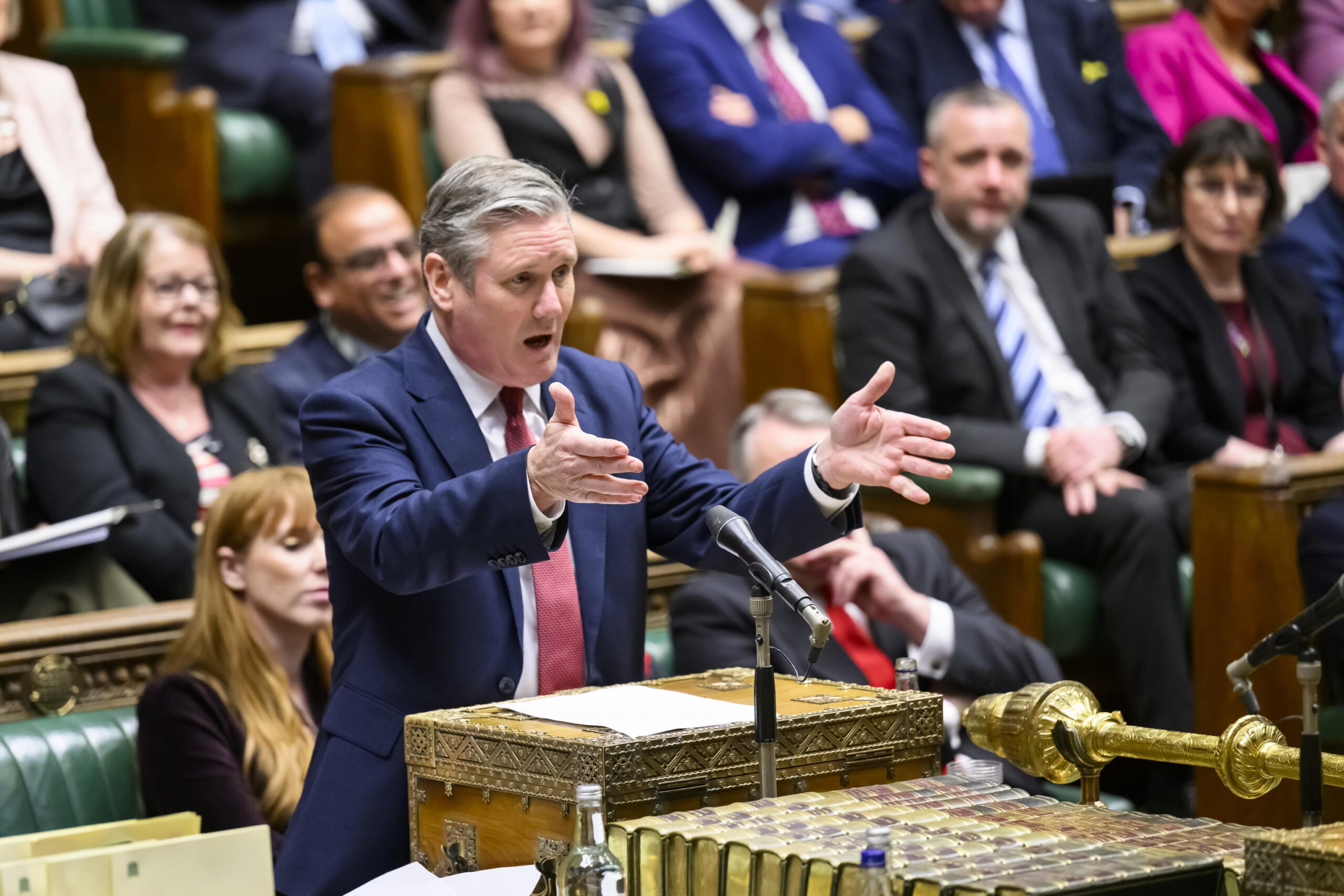 Starmer il Re e la lezione inglese visti da Roma
