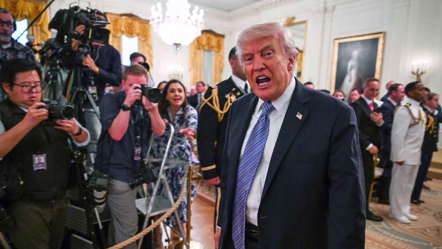Marcia indietro su Hormuz: Trump non trova una via d’uscita dall’Iran