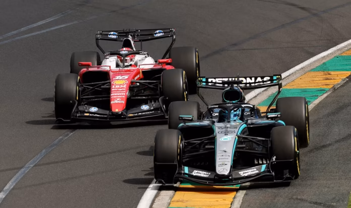 La Mercedes di Russel seguito dalle due Ferrari in pole nel Gp d'Austria