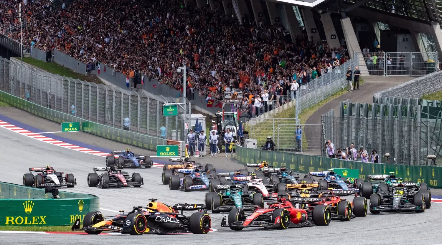 Gp Austria: Russell ritrova la vittoria e mette in fila Verstappen e Antonelli