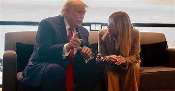 Mille volte cialtrone Trump mette KO Giorgia Meloni e offende l'Italia