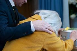 La violenza sulle donne che talvolta si annida dietro la compassione