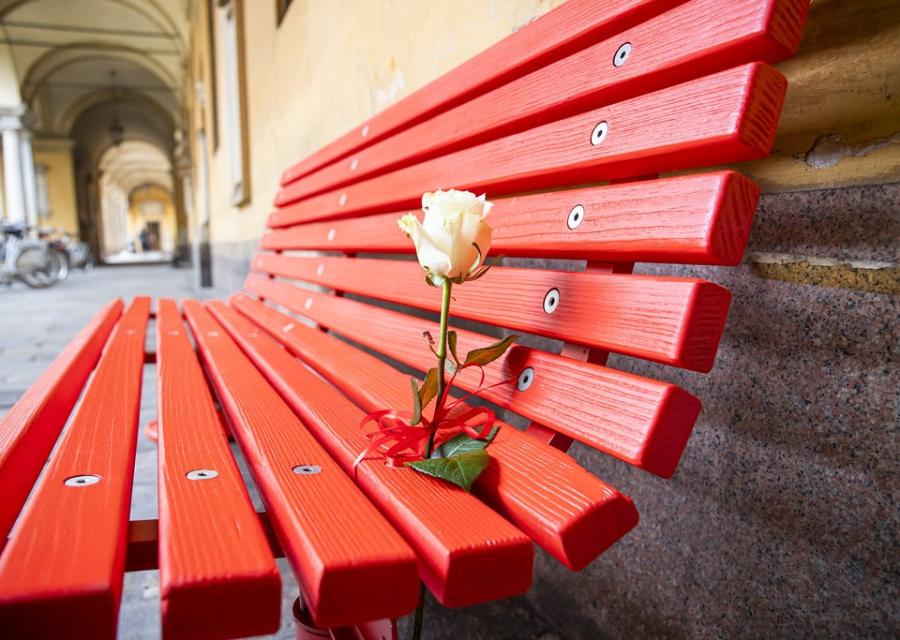 La violenza sulle donne che talvolta si annida dietro la compassione
