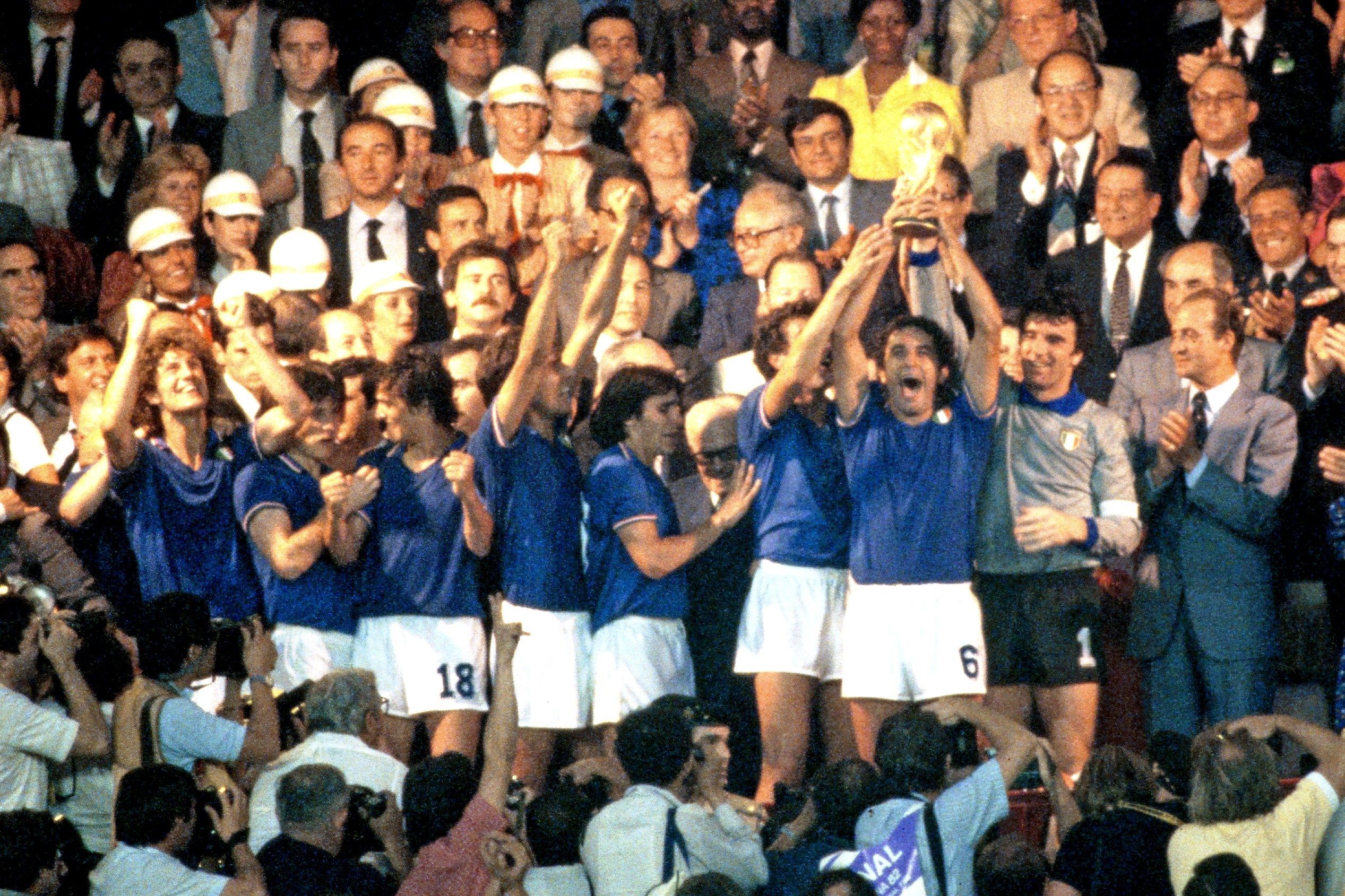 Gli italiani orfani dei mondiali di calcio e la sindrome degli abatini