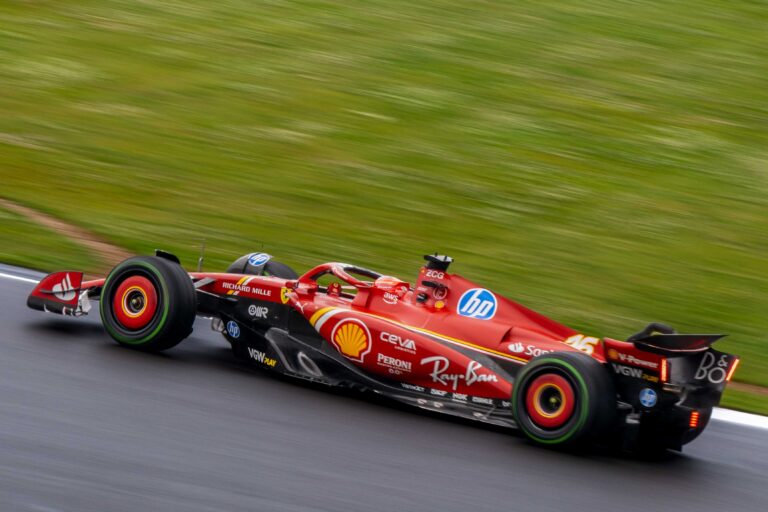 1° Leclerc 3° Hamilton: le Ferrari sbancano Silverstone