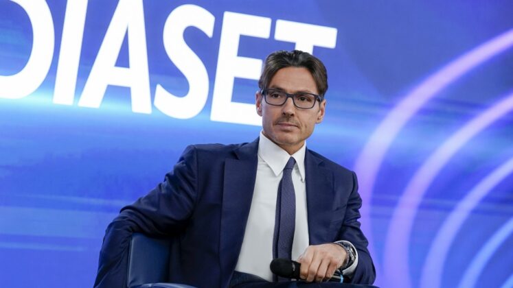 Repubblica in mezzo al guado: Orfeo lascia la Direzione passa al gruppo QN Media