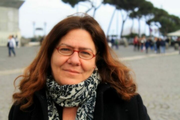 Gli abiti disadattati dei versi di cetta Brancato