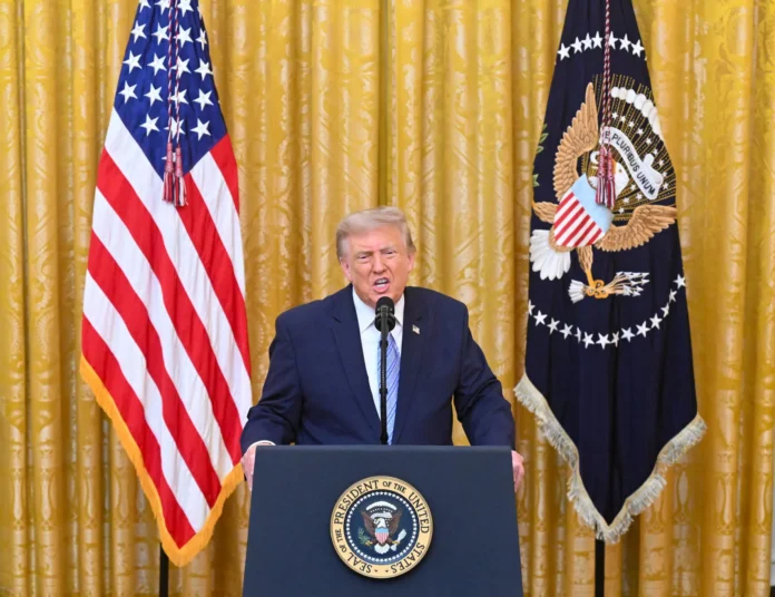 Trump mette le mani avanti: se perdo le elezioni é perché le hanno truccate