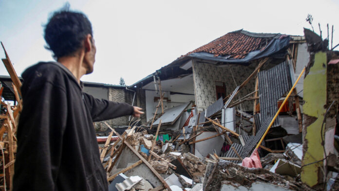 Terremoto di magnitudo 7,7 in Indonesia