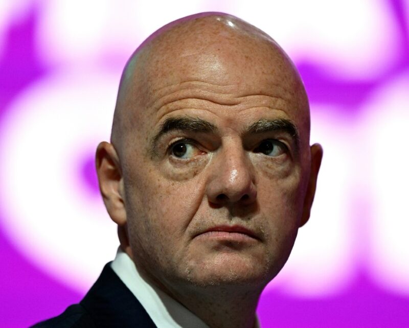 Infantino fa marcia indietro come Trump e dice addio al calcio speculativo