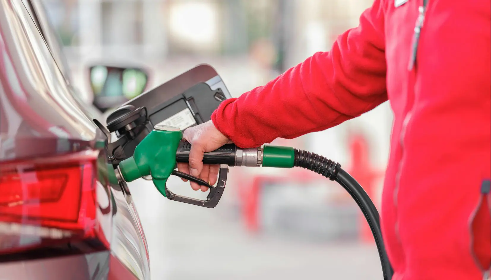Trump accusa ExonMobil e Chevron: vampiri succhiate il sangue agli automobilisti