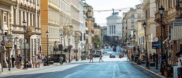 Ferragosto romano di una napoletana scambiata per turista americana