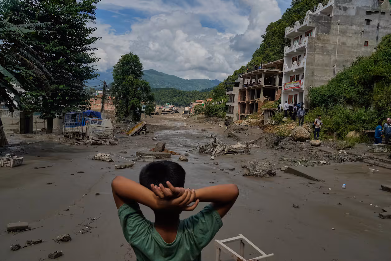 Ecatombe in Nepal e Tibet oltre 200 vittime e mille dispersi