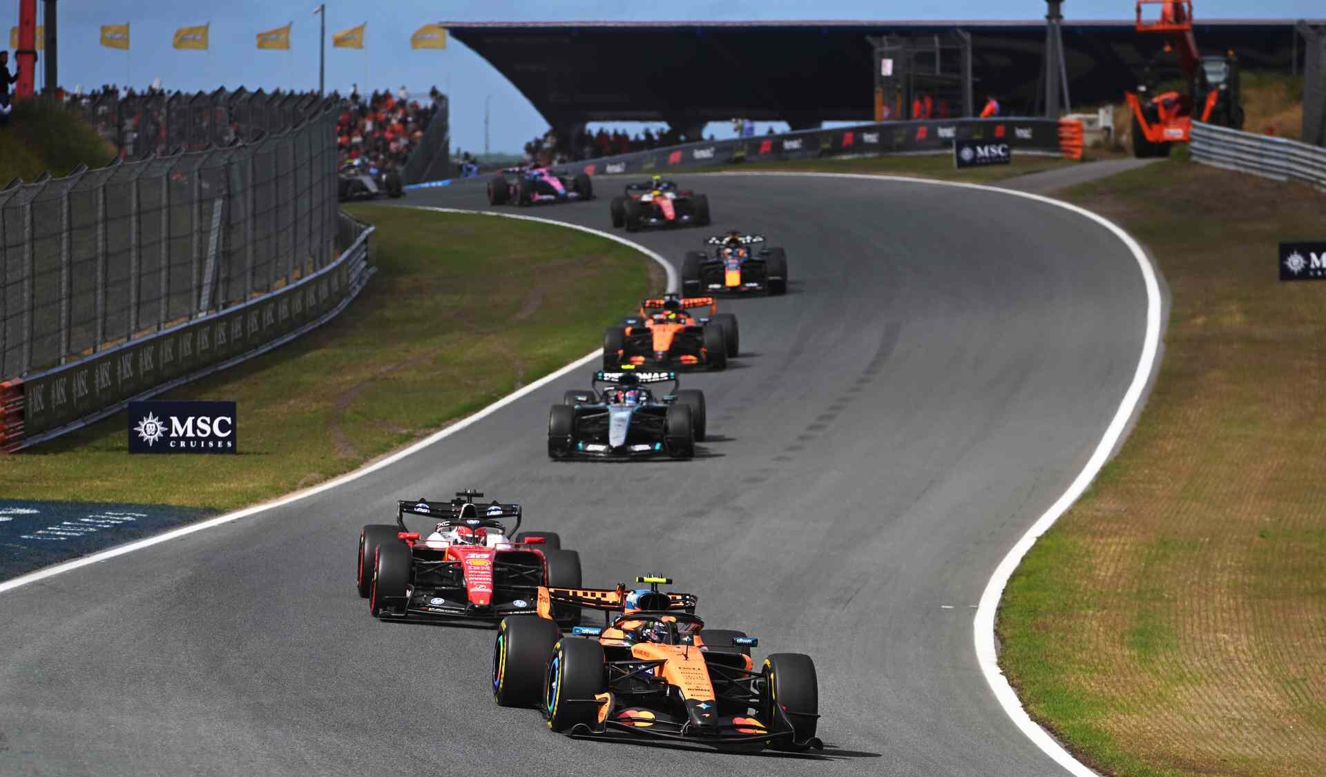 Norris vince il Gp d'Olanda davanti Antonelli e Russell Ferrari giù dal podio